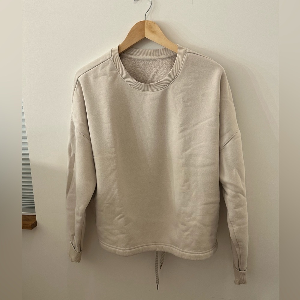 Vuori Dusty pink sweatshirt with stylish drawstring